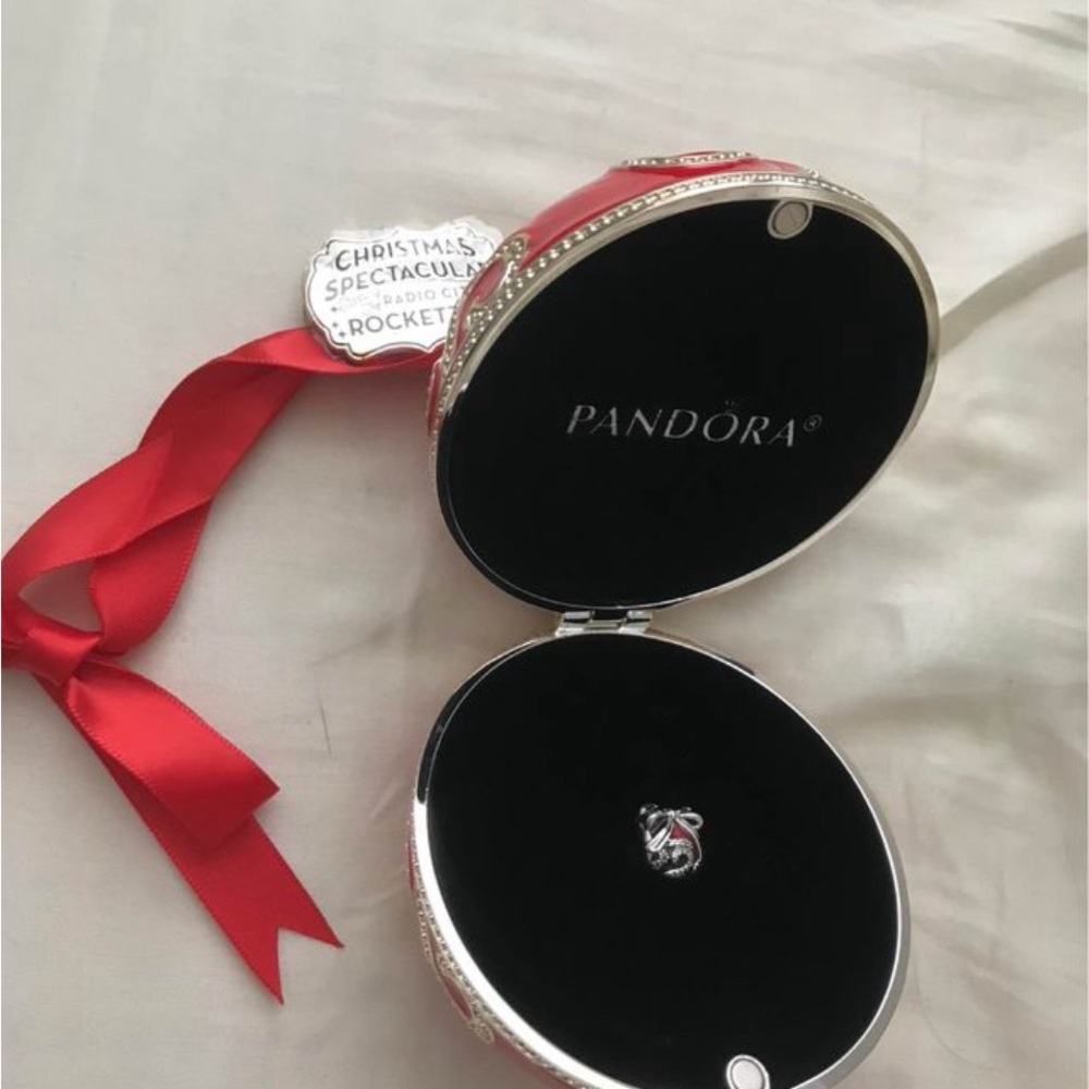 Only Opened 4 Photos!
PANDORA 2017 CHRISTMAS SPECTACULAR ORNAMENT CHARM INSIDE